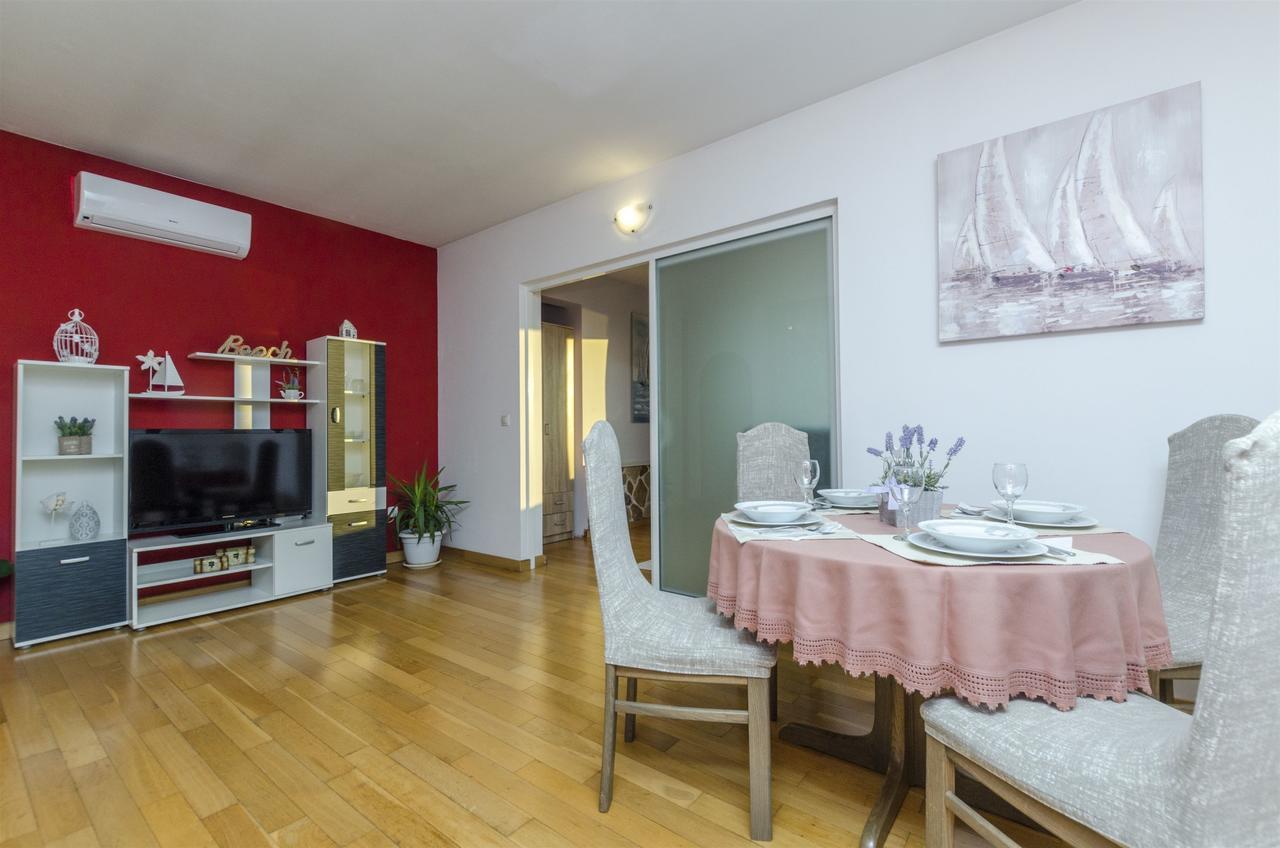 Apartments Bluesun Оміш Екстер'єр фото