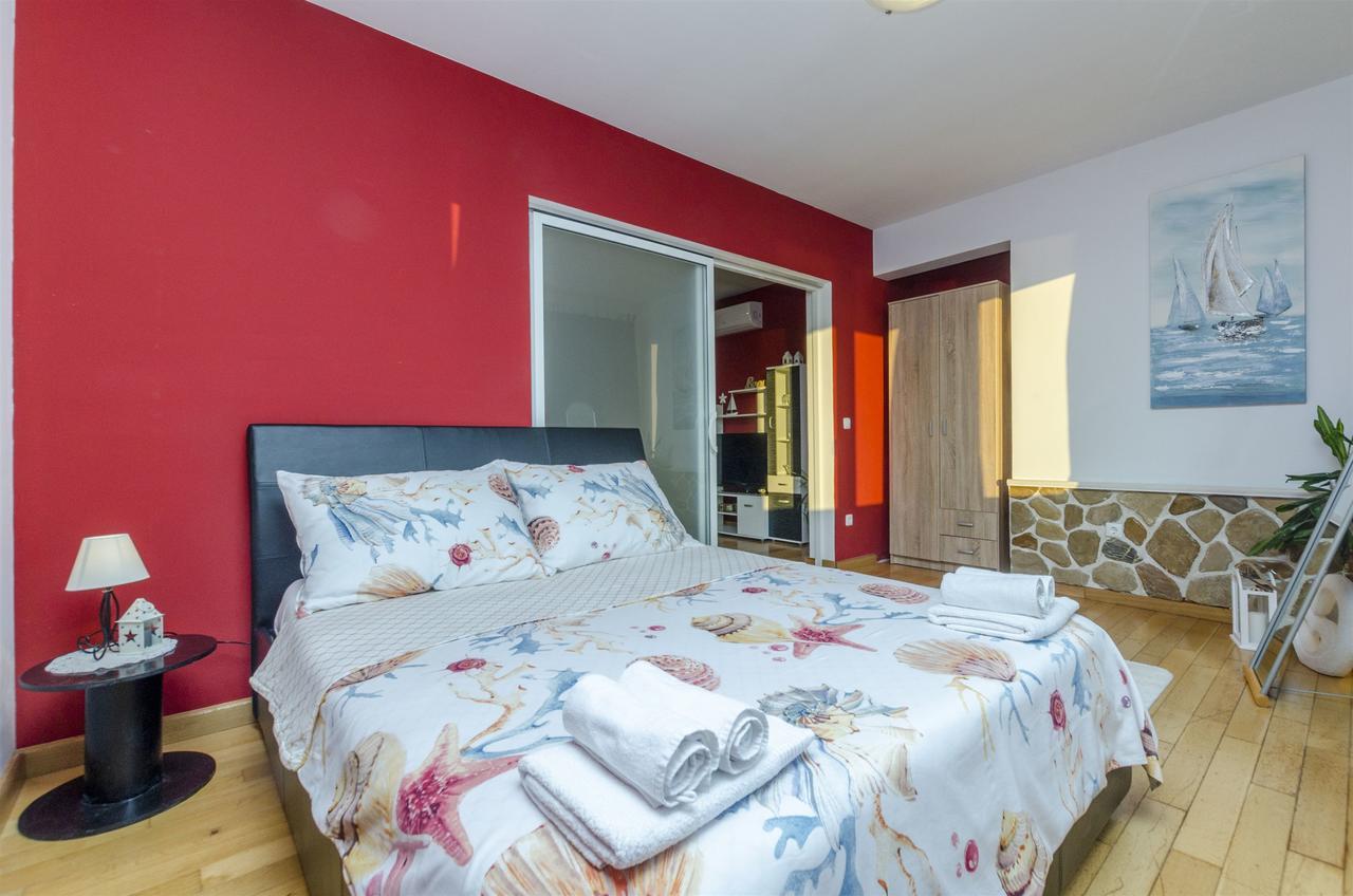 Apartments Bluesun Оміш Екстер'єр фото