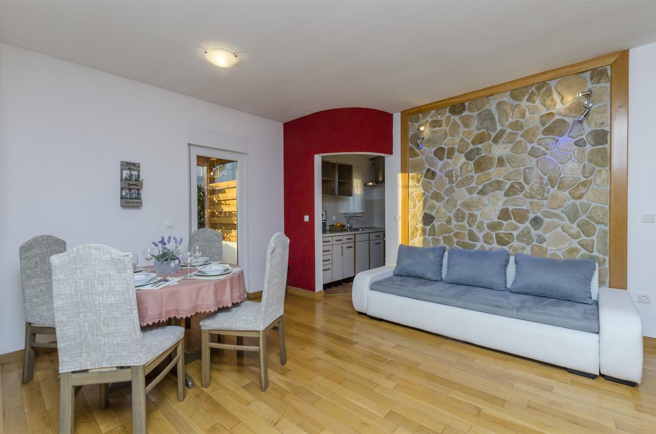 Apartments Bluesun Оміш Екстер'єр фото